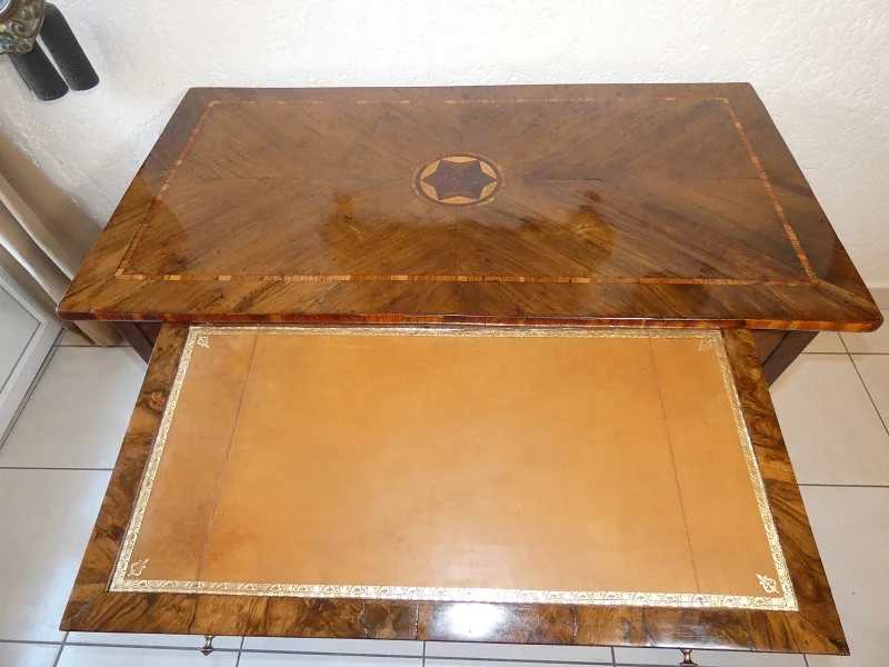 Bureau de changeur à caissons d' époque Régence vers 1720 , 18e siècle Touraine