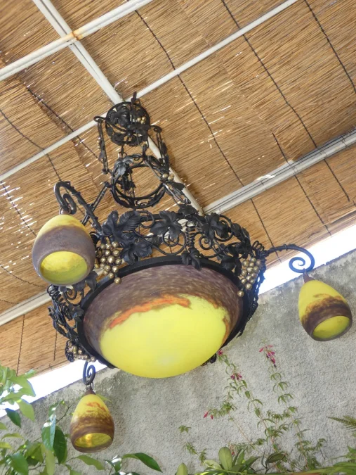 Grand Lustre suspension Art Nouveau Degué fer forgé, bronze ,1 coupe ,3 tulipes
