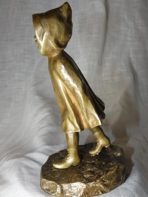 Bronze patine doré 1900 " la jeune fille à la capeline" par Aristide De Ranieri