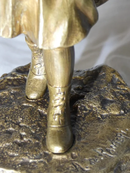 Bronze patine doré 1900 " la jeune fille à la capeline" par Aristide De Ranieri