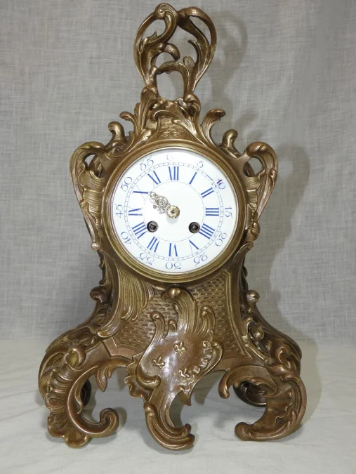 Pendule cartel de style Louis XV en bronze mouvement JAPY Napoléon III vers 1880