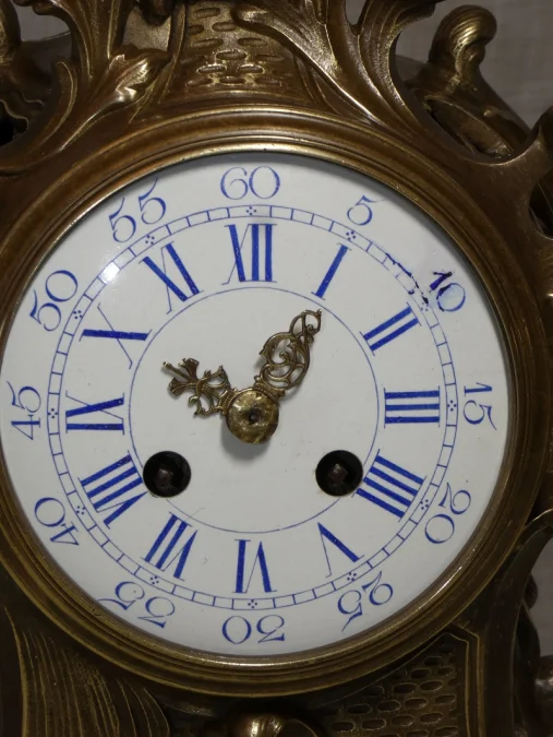 Pendule cartel de style Louis XV en bronze mouvement JAPY Napoléon III vers 1880