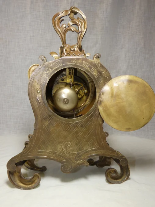 Pendule cartel de style Louis XV en bronze mouvement JAPY Napoléon III vers 1880