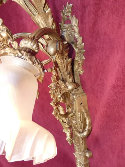Grande applique murale ,bronze doré et ciselé à 5 lumières style louis XVI 19ème