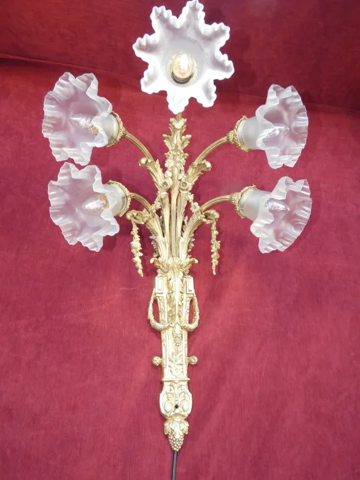 Grande applique murale ,bronze doré et ciselé à 5 lumières style louis XVI 19ème