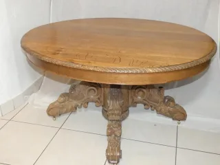 RUNDER AUSZIEHTISCH