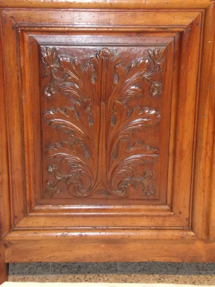 Buffet à deux corps Louis XIII en noyer 17 ème