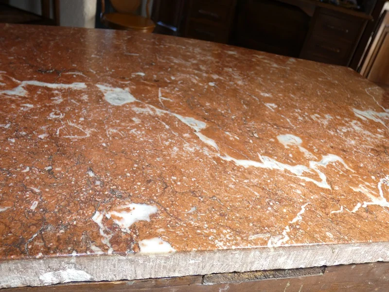 Commode Napolitaine sauteuse marquetée , époque 1ère moitié du 18 ème siècle Italie