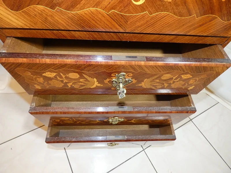 Secrétaire de dame de style Louis XV Napoléon III estampillé A.BASTET à LYON