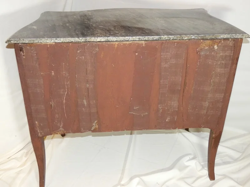 Commode sauteuse attribuée à A.N.COULERU Monbéliard époque Louis XV 18ème siècle