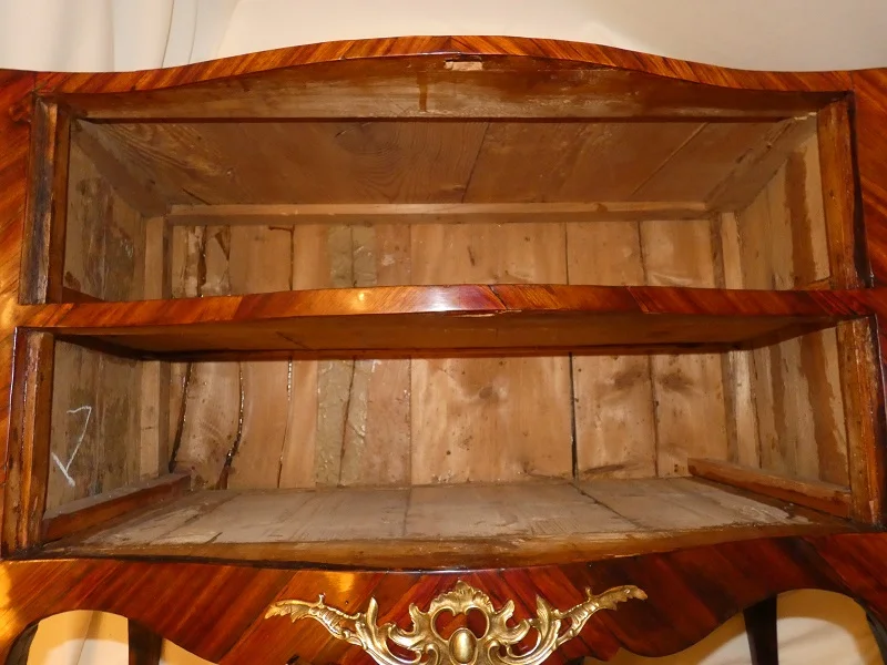 Commode sauteuse attribuée à A.N.COULERU Monbéliard époque Louis XV 18ème siècle