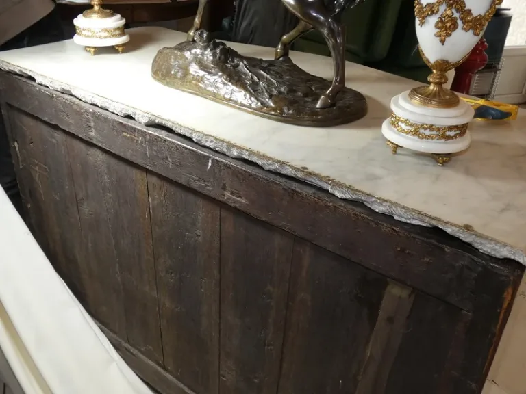 Commode galbée et marquetée d'époque Louis XV par jean-Charles ELLAUME 1714-1763 — Excellent état