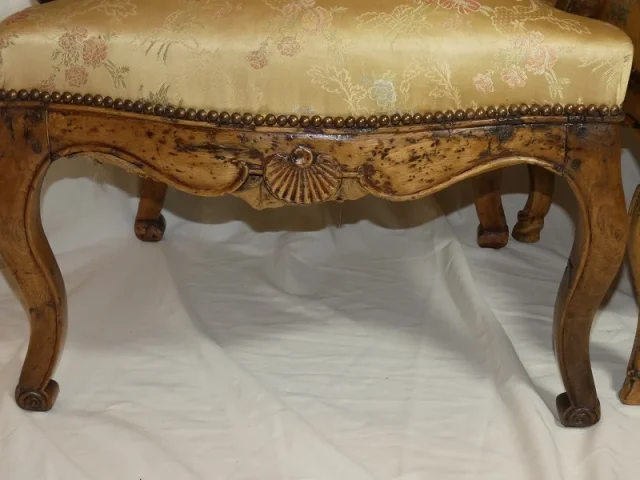 Paire de fauteuils d'époque Régence début 18e siècle en noyer
