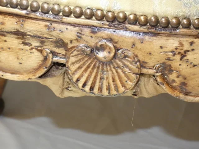 Paire de fauteuils d'époque Régence début 18e siècle en noyer
