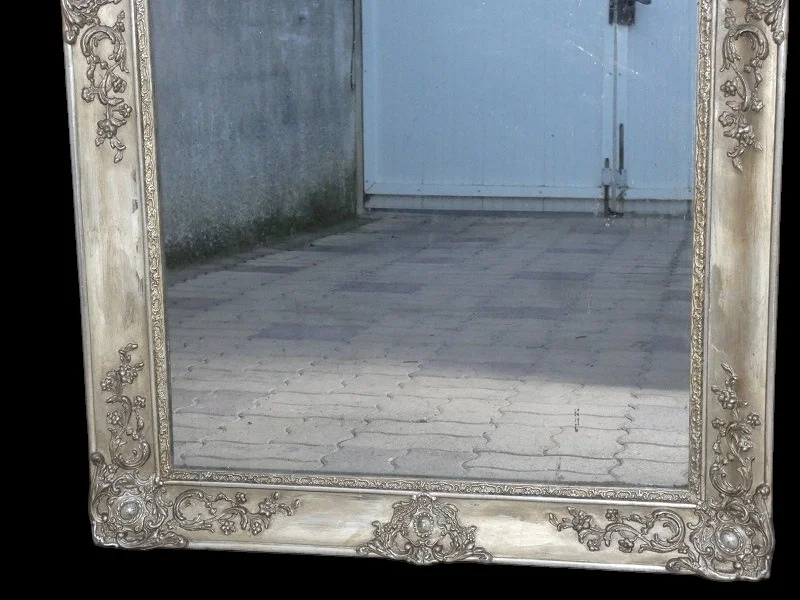 Grand miroir doré à la feuille d'argent époque Restauration vers 1830