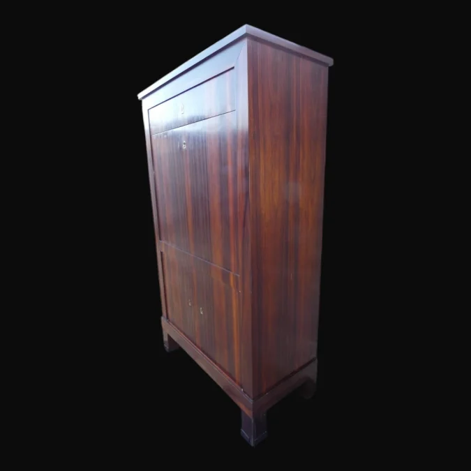 Secrétaire à portes en bois d'Amarante sur chêne- 19ème siècle vers 1800-1820