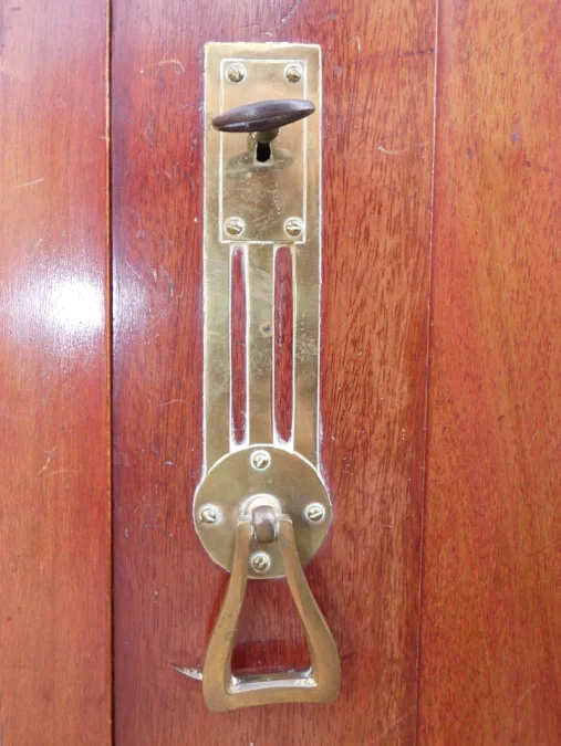 VITRINA DE LA ÉPOCA DE ARTE Y ARTESANÍA