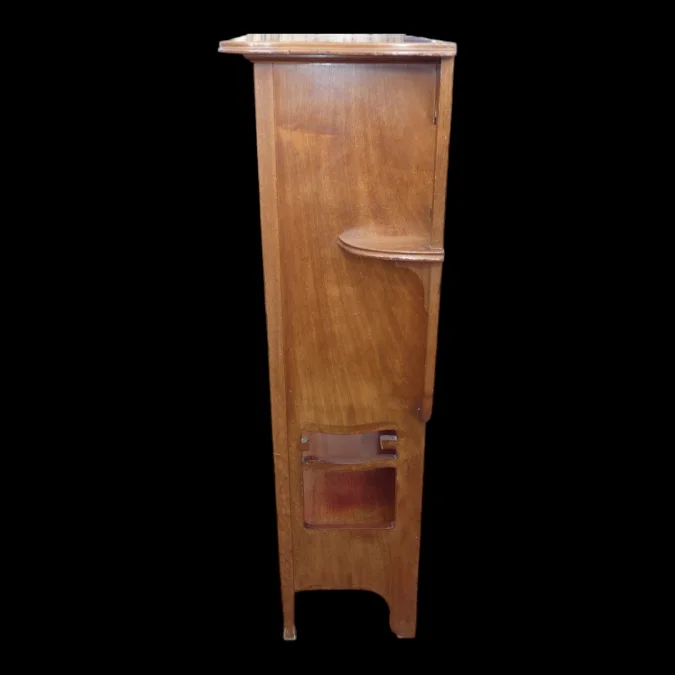 VITRINA DE LA ÉPOCA DE ARTE Y ARTESANÍA