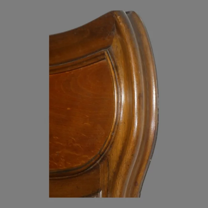 Grand miroir d'époque Art Nouveau en noyer sculpté a décor de fleurs vers 1900