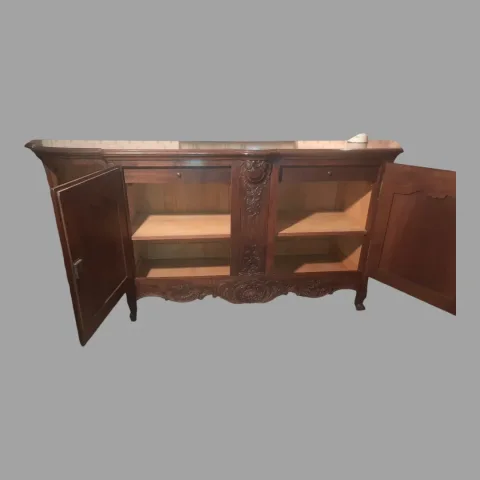 Bahut enfilade sculptée et galbée 4 portes de style Régence noyer années 1930