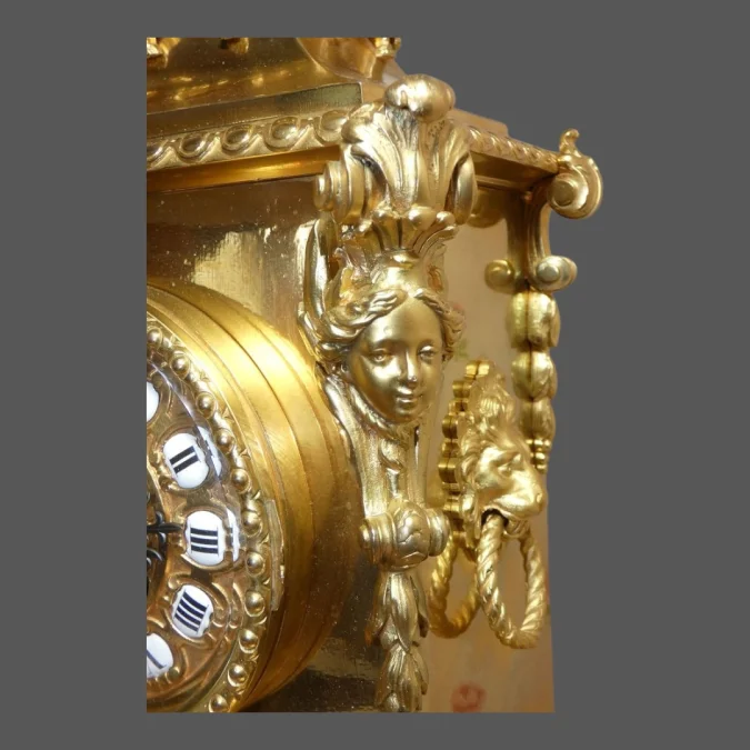 Pendule ou cartel "au Chinois et faucon " bronze doré Napoléon III vers 1875