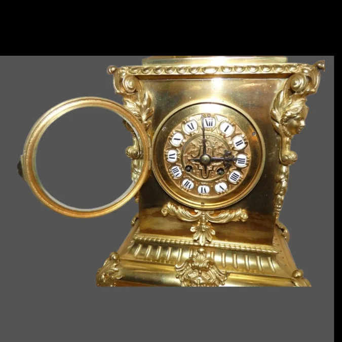 Pendule ou cartel "au Chinois et faucon " bronze doré Napoléon III vers 1875