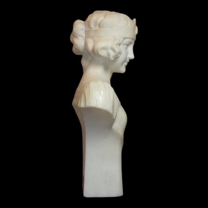 Buste de jeune femme époque Art Nouveau en marbre de Carrare 1900