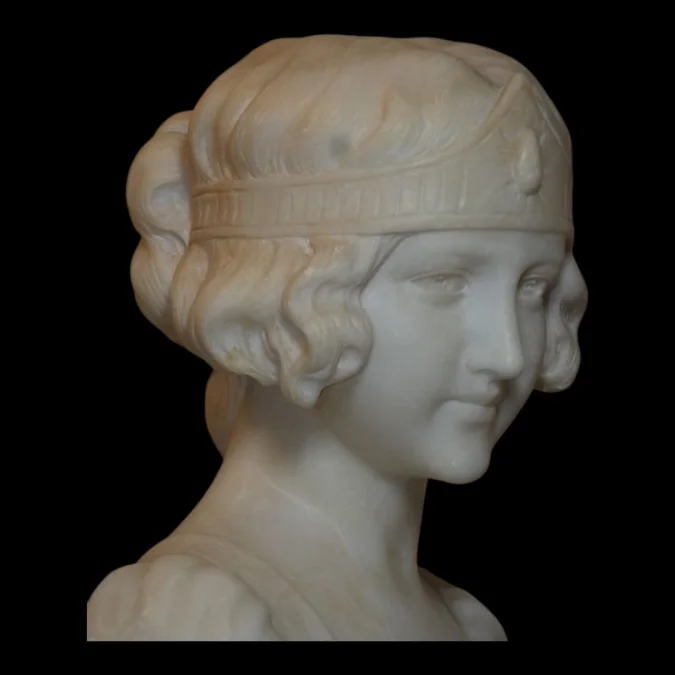 Buste de jeune femme époque Art Nouveau en marbre de Carrare 1900