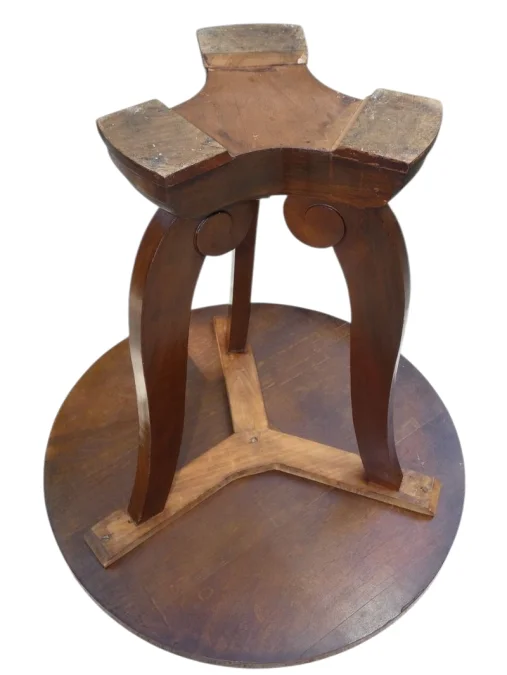 Guéridon , table basse , Art Déco en noyer vernis au tampon 1930/40