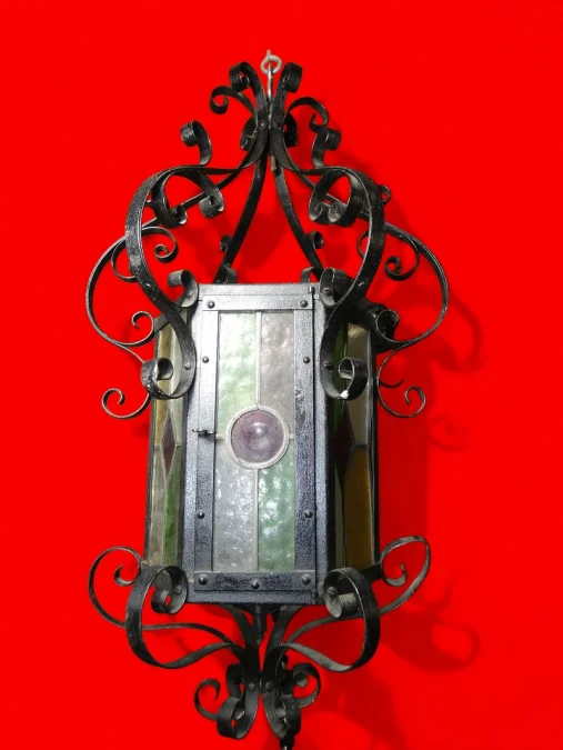 Lanterne d'entrée , porche , vestibule , Napoléon III, fer forgé et vitraux