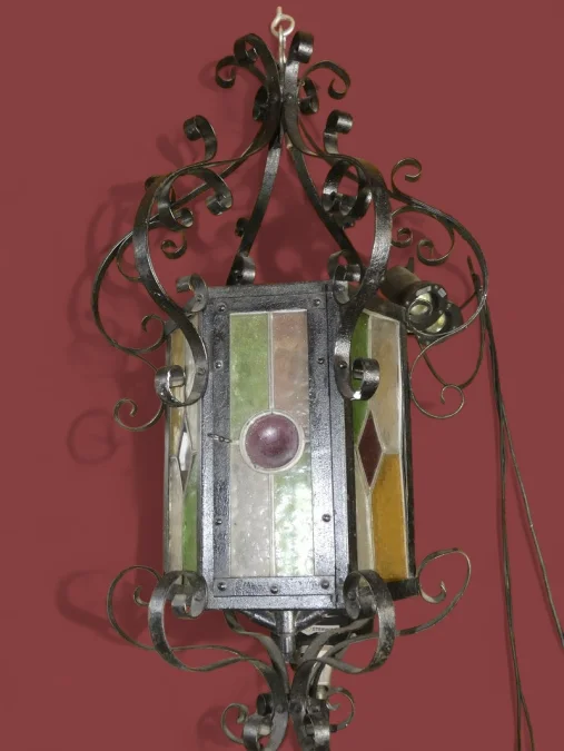Lanterne d'entrée , porche , vestibule , Napoléon III, fer forgé et vitraux