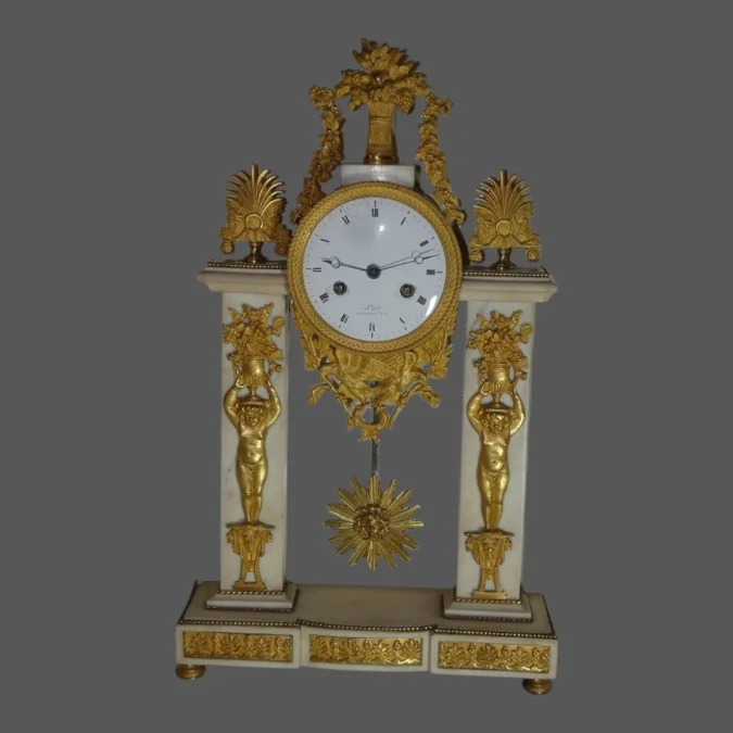 Pendule portique 1er EMPIRE - "LOPIN palais Royal n° 143" Carrare & bronze doré