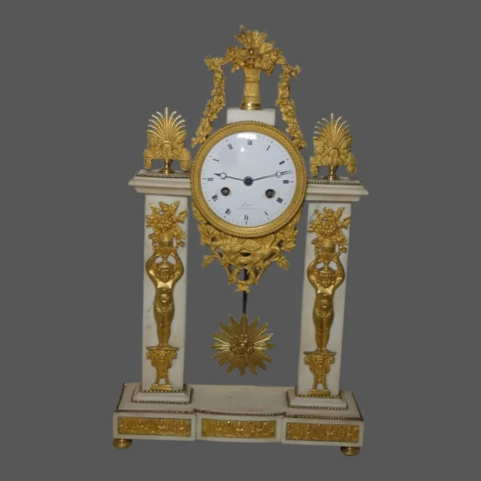 Pendule portique 1er EMPIRE - "LOPIN palais Royal n° 143" Carrare & bronze doré
