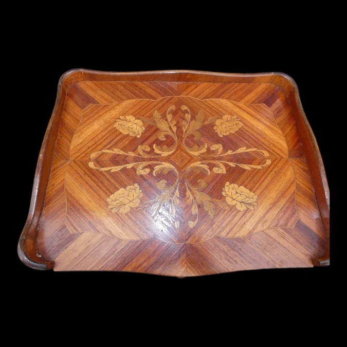 Paire de tables de chevet de style Louis XV début 20ème en marqueterie