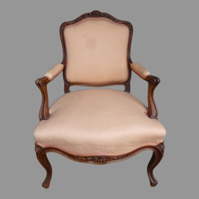 Fauteuil de bureau de style Louis XV en noyer 19ème