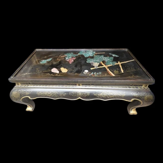 Table basse chinoise , laque or et pierre 1950