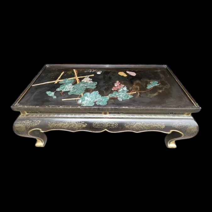 Table basse chinoise , laque or et pierre 1950