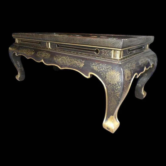 Table basse chinoise , laque or et pierre 1950