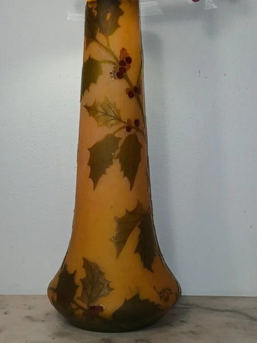 Grand vase en pâte de verre signé Legras à décor de houx- Art Nouveau 1900