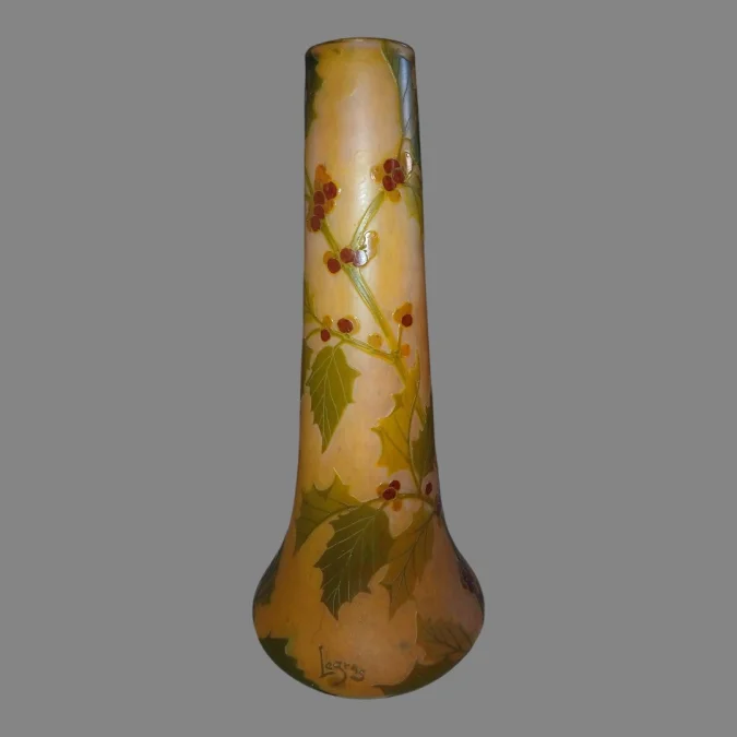 Grand vase en pâte de verre signé Legras à décor de houx- Art Nouveau 1900