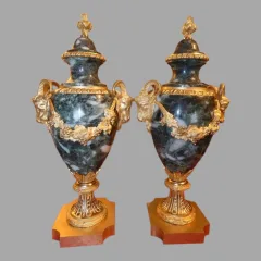 Paire de Cassolettes de style Louis XVI d'époque Charles X vers 1820