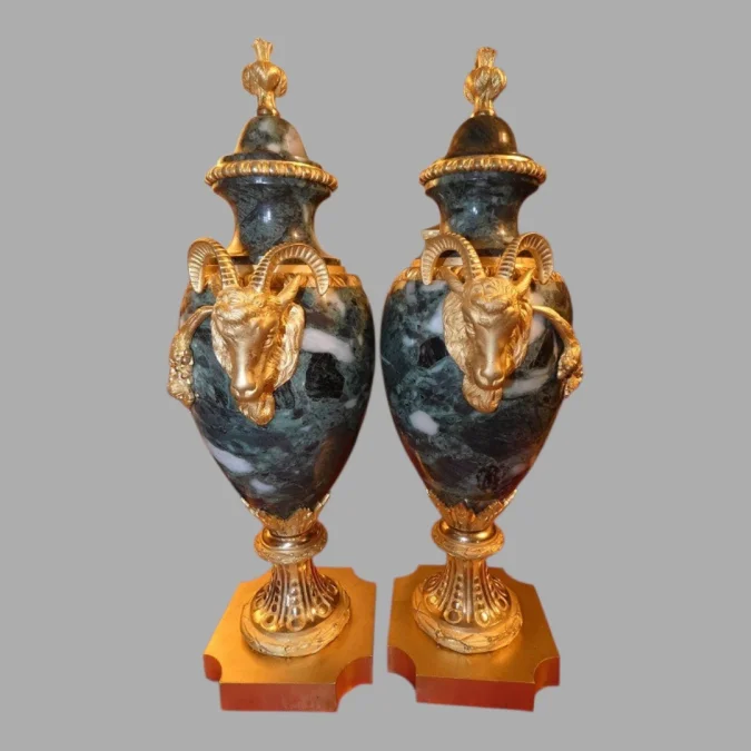 Paire de Cassolettes de style Louis XVI d'époque Charles X vers 1820