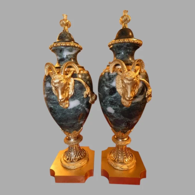 Paire de Cassolettes de style Louis XVI d'époque Charles X vers 1820