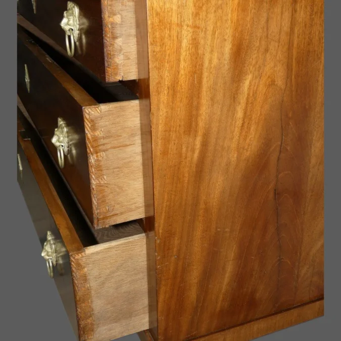 Commode Directoire acajou vers 1795