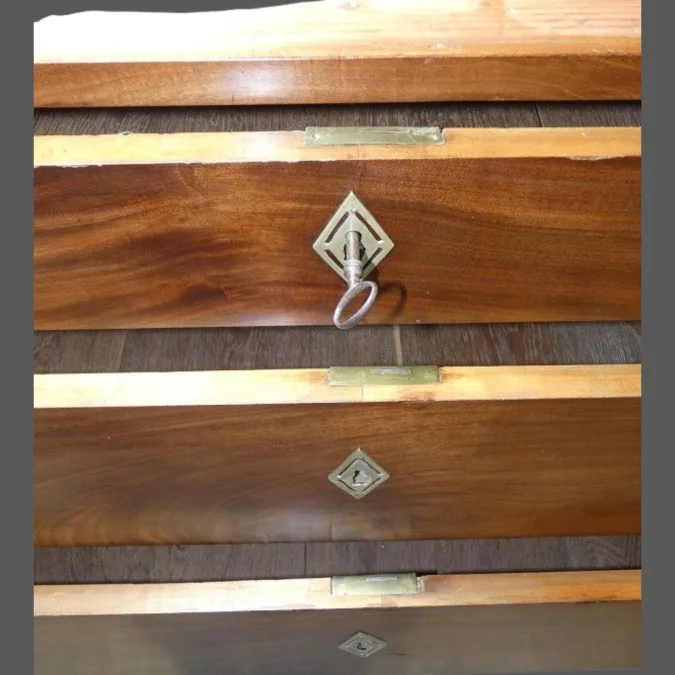 Commode Directoire acajou vers 1795
