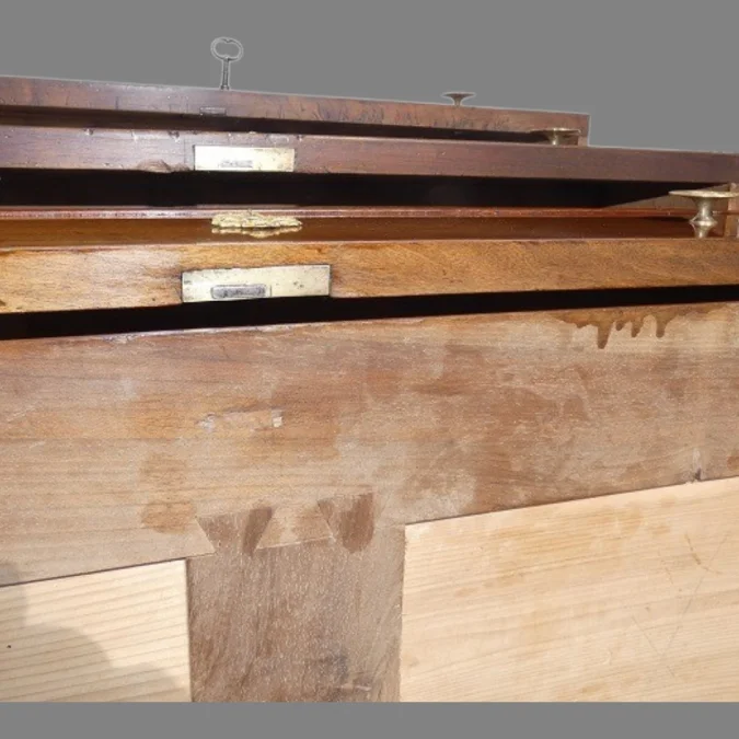 Commode Retour d'Egypte , 1er Empire en noyer dessus marbre- vers 1798- France
