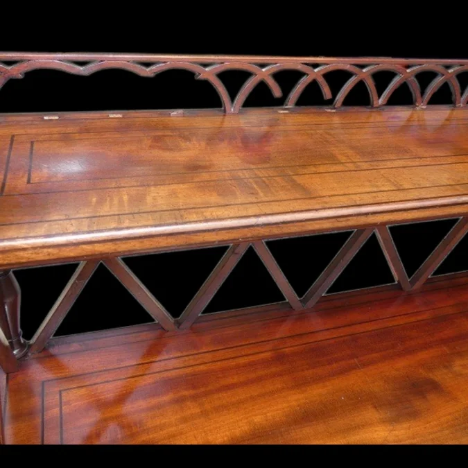 Meuble d'appui bonheur du jour , acajou ébène et citronnier Charles X vers 1820