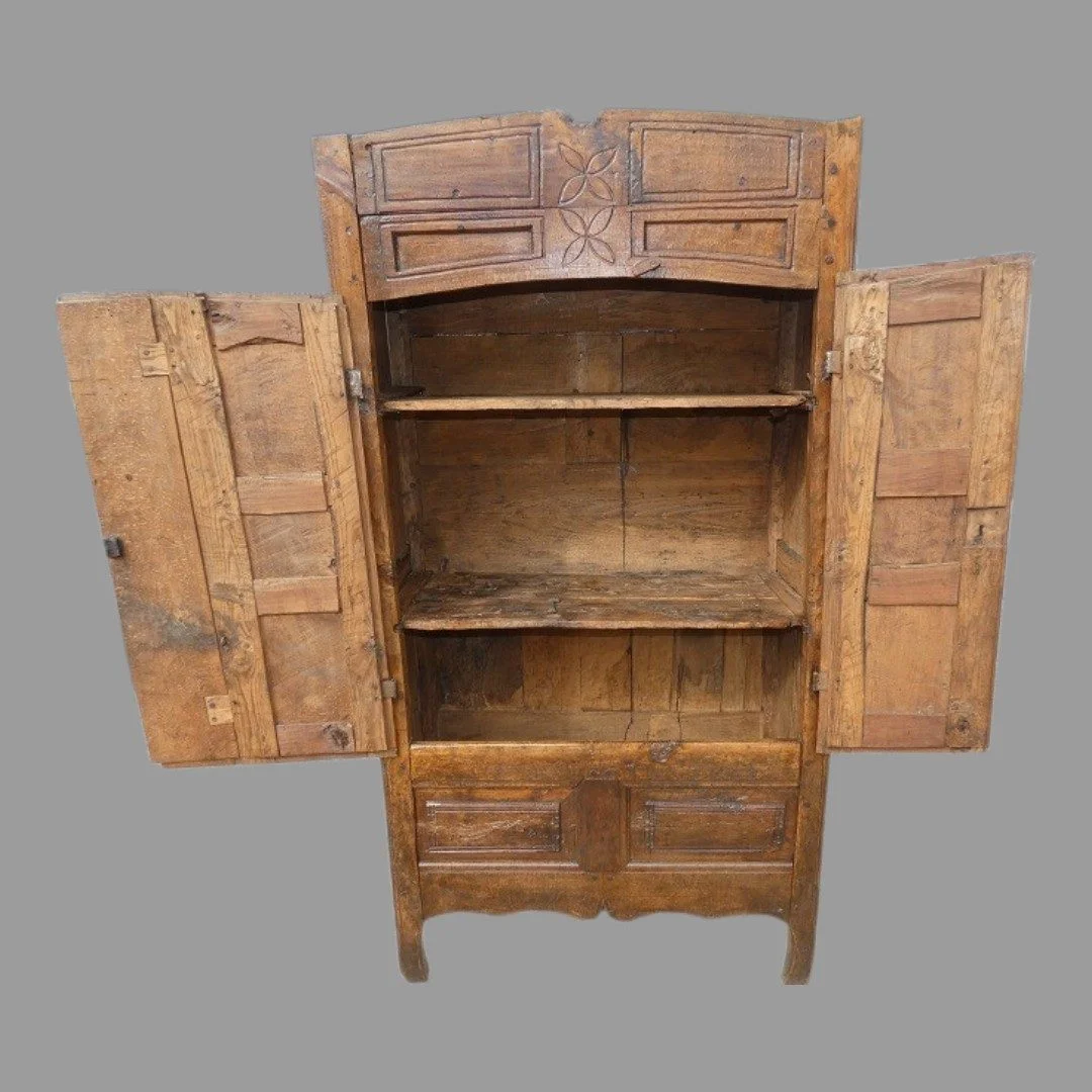 Folk art coffer armoire from Cantal – France – 18th century — Very good condition