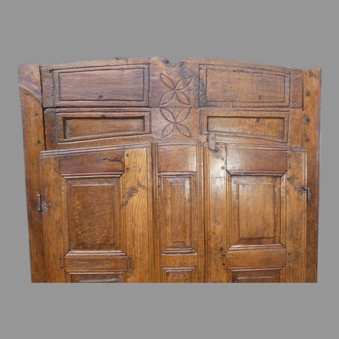 Folk art coffer armoire from Cantal – France – 18th century — Very good condition