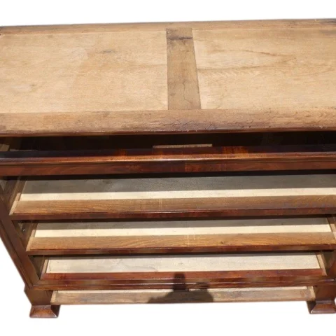 Louis-Philippe flame mahogany chest of drawers with ogee moulding, circa 1830 — Excellent condition